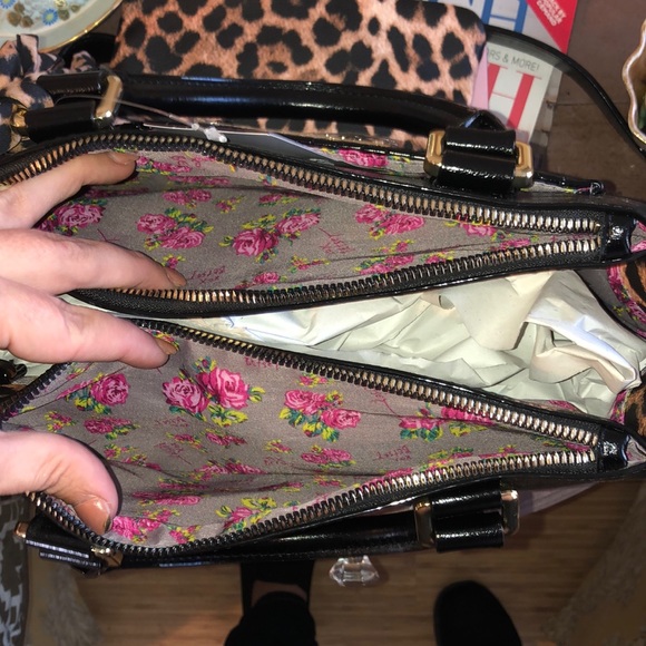 NWT Betsy Johnson satchel w/ scarf and pouch - Picture 8 of 8